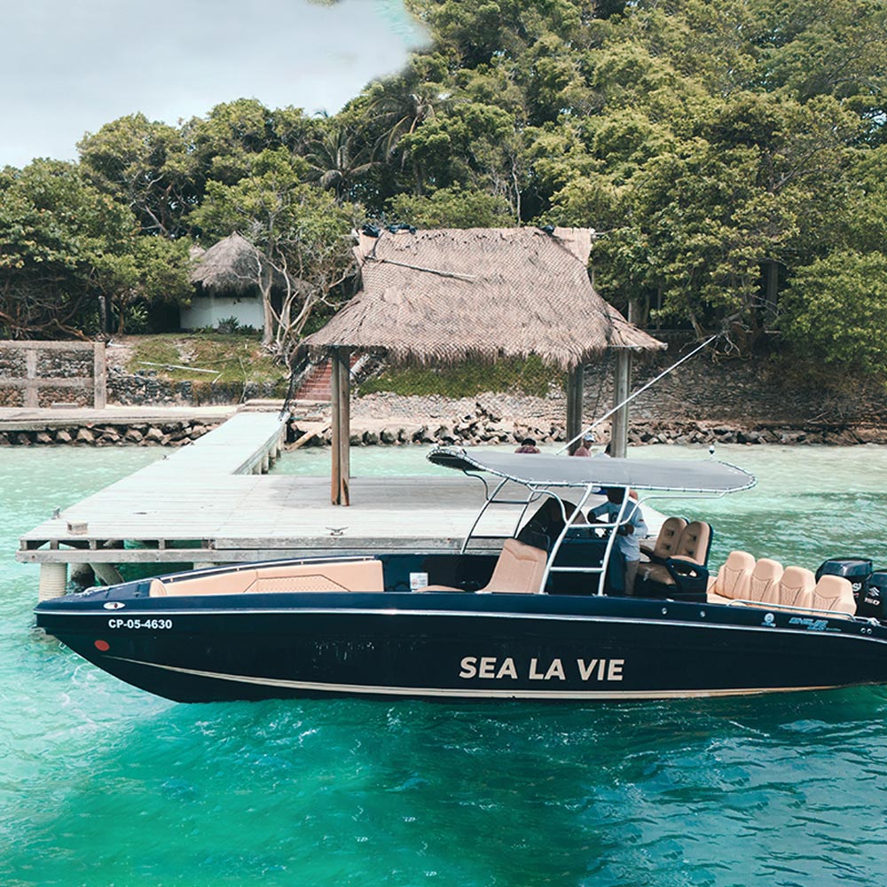 Alquiler de lancha deportiva de lujo en Cartagena a Islas del Rosario