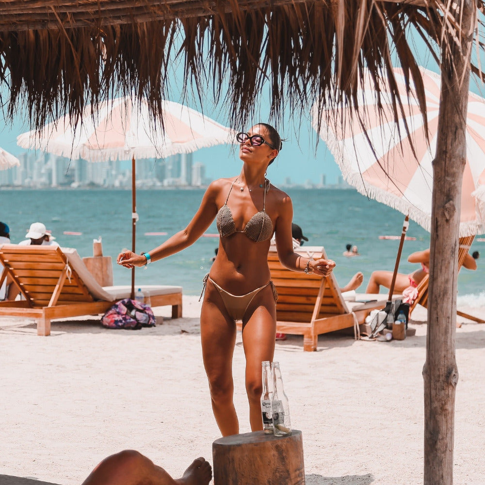 Fénix Beach Tierra Bomba: Pasadía con Piscina y Playa Privada